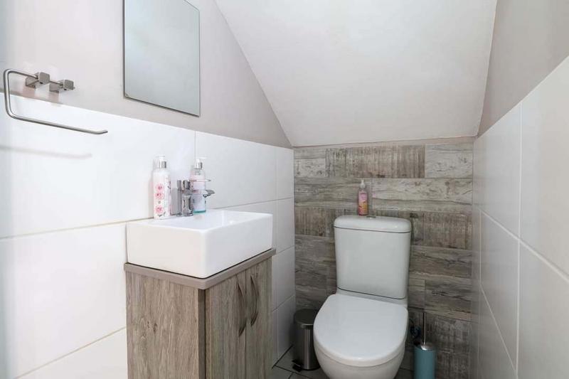 3 Bedroom Property for Sale in Hartenbos Central Western Cape